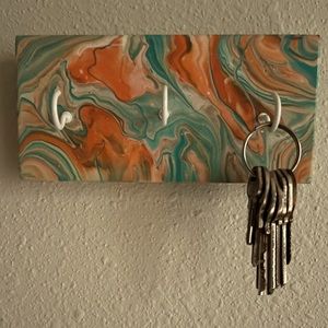 Marble painted wall hanger